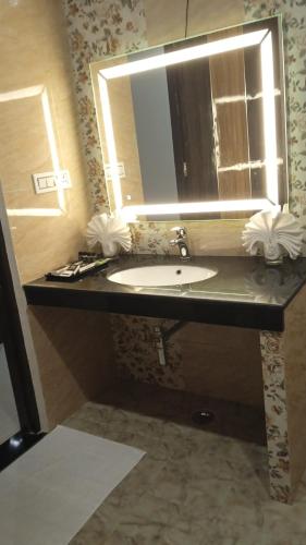 Corbett View Banquets and Resorts in Moradabad Corbett View Banquets and Resorts in Moradabad