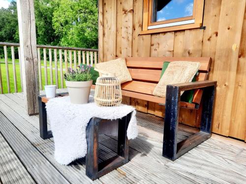 balkon/taras, Composite lodges with shared space in Drenthe in Ruinerwold balkon/taras, Composite lodges with shared space in Drenthe in Ruinerwold