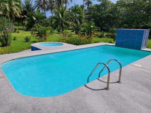 Afficher, All Rankins Eco-Lodge in Tortuguero Afficher, All Rankins Eco-Lodge in Tortuguero