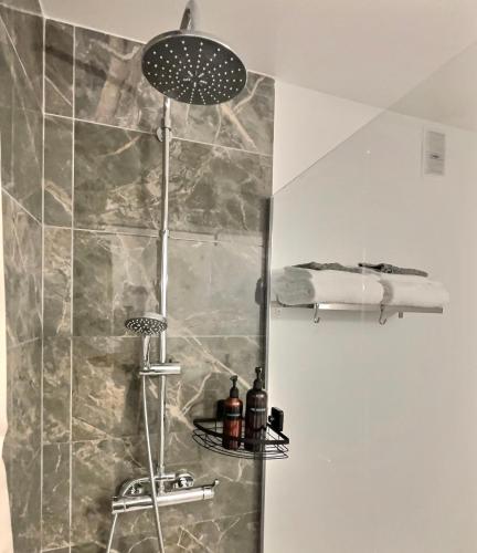 Bathroom, Studio confort Vanves Paris Porte de Versailles in Vanves Bathroom, Studio confort Vanves Paris Porte de Versailles in Vanves