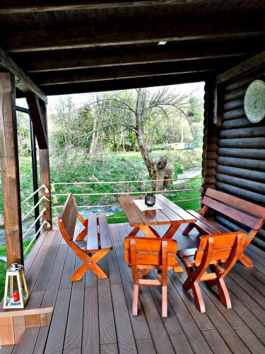 Erkély/terasz, Rozprávkový zrub (Rozpravkovy zrub) in Dubrava Erkély/terasz, Rozprávkový zrub (Rozpravkovy zrub) in Dubrava