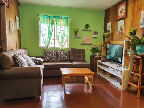 Apartament de 200 m2 amb 3 habitació i 1 bany privat a Est de Ciutat de Baguio (Adelle's Transient, near to tourist spots) in La Trinidad Apartament de 200 m2 amb 3 habitació i 1 bany privat a Est de Ciutat de Baguio (Adelle's Transient, near to tourist spots) in La Trinidad