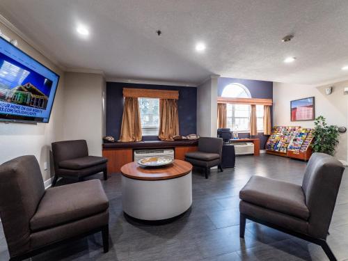 Shared lounge/TV area, Microtel Inn & Suites by Wyndham Ocala in Ocala (FL) Shared lounge/TV area, Microtel Inn & Suites by Wyndham Ocala in Ocala (FL)