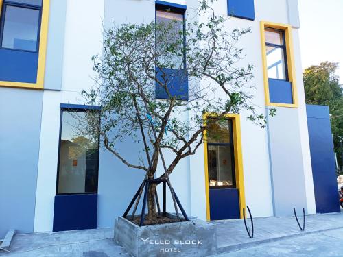 Yello Block Hotel in Phon Thong Yello Block Hotel in Phon Thong