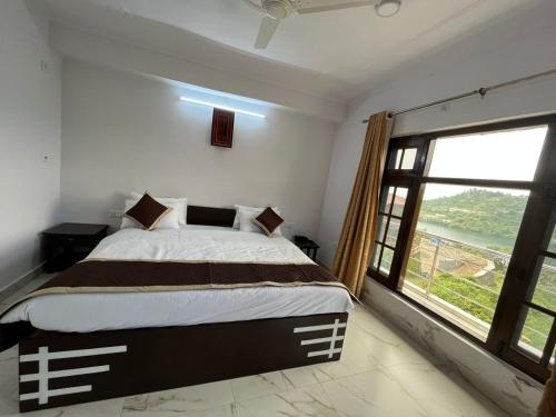 Lake Pleasant Resort in Nainital Lake Pleasant Resort in Nainital