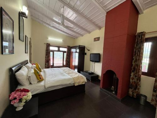 Lake Pleasant Resort in Nainital Lake Pleasant Resort in Nainital