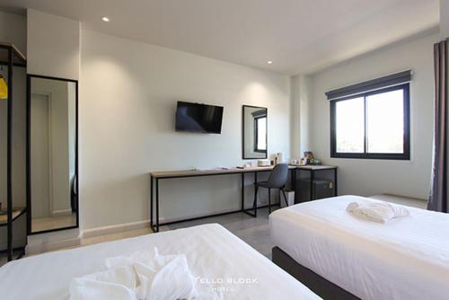 Yello Block Hotel in Phon Thong Yello Block Hotel in Phon Thong