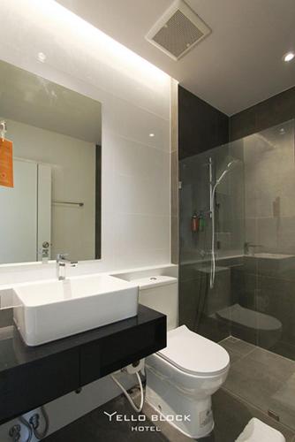 Yello Block Hotel in Phon Thong Yello Block Hotel in Phon Thong