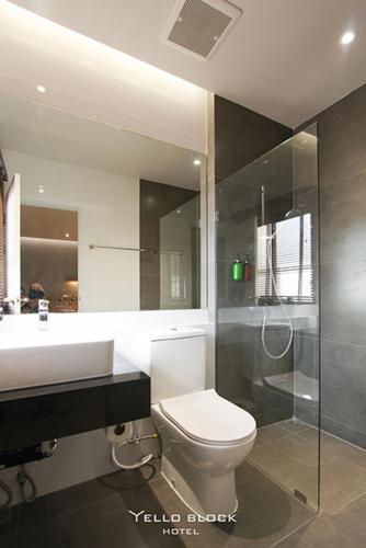 Yello Block Hotel in Phon Thong Yello Block Hotel in Phon Thong