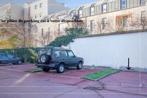 Very quiet apartment five minutes from the RER in Chatou Very quiet apartment five minutes from the RER in Chatou