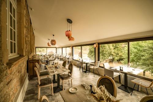 Зручності, Château de Fontanges in Rodez Зручності, Château de Fontanges in Rodez