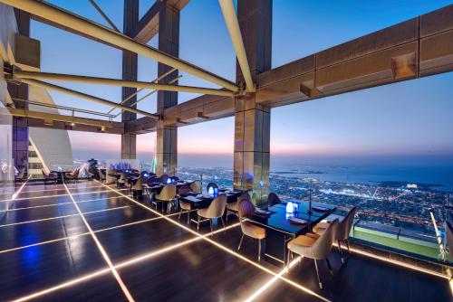 Étterem, Gevora Hotel - The Tallest Hotel in the World in Dubaj Étterem, Gevora Hotel - The Tallest Hotel in the World in Dubaj