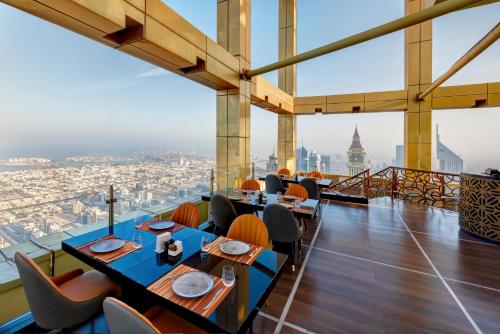 Étterem, Gevora Hotel - The Tallest Hotel in the World in Dubaj Étterem, Gevora Hotel - The Tallest Hotel in the World in Dubaj