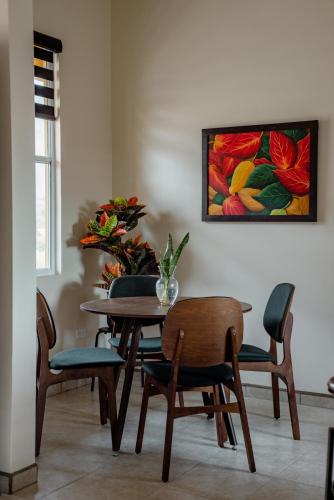 Cozy, Quiet & Pet friendly Gated Patio CASA NINA in Fraccionamiento Los Encinos Cozy, Quiet & Pet friendly Gated Patio CASA NINA in Fraccionamiento Los Encinos