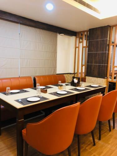 Restaurant, Hotel Myriad Lucknow in Hussainganj Restaurant, Hotel Myriad Lucknow in Hussainganj