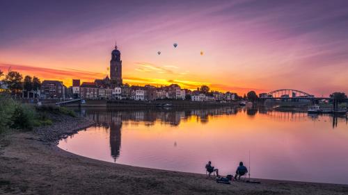 Stadshotel aan de IJssel in hartje Deventer in Ντέβεντερ Stadshotel aan de IJssel in hartje Deventer in Ντέβεντερ