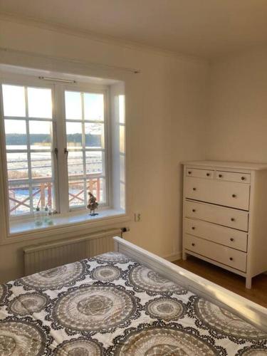 Entire Town House on Ground floor front of Lake