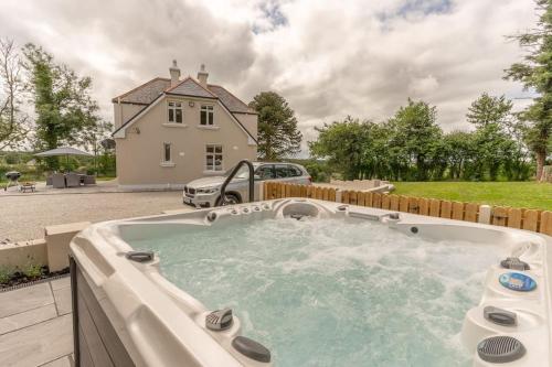 Relaxing Private Country Escape with Hot Tub in Roscommon Relaxing Private Country Escape with Hot Tub in Roscommon