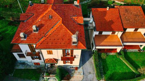Easy Welcome Casa Claudia in Civenna Easy Welcome Casa Claudia in Civenna
