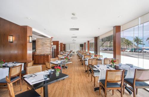 Restaurant, Windsor Leme Hotel in Leme Restaurant, Windsor Leme Hotel in Leme