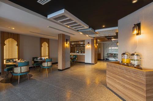 Restaurant, Ewaa Express Hotel - Al Shati near Al Rahma Mosque Restaurant, Ewaa Express Hotel - Al Shati near Al Rahma Mosque