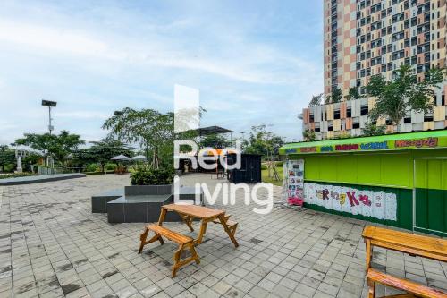 Exterior view, RedLiving Apartemen Sayana - Sentra Jaya Tower Cha in Tarumajaya Exterior view, RedLiving Apartemen Sayana - Sentra Jaya Tower Cha in Tarumajaya