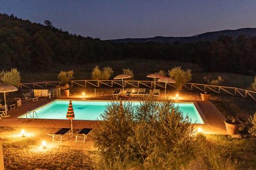 Úszómedence, Tuscany stylish apartments with pool Borgo Pian di Sala in Larniano Úszómedence, Tuscany stylish apartments with pool Borgo Pian di Sala in Larniano