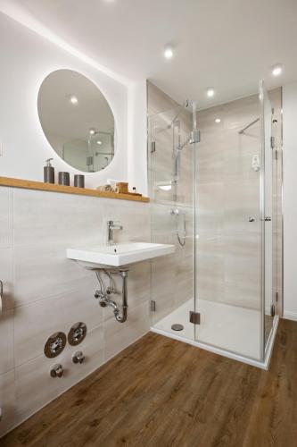 Bathroom, My Suite Leesch - Hotel & Restaurant nahe Busum - Hunde herzlich willkommen in Reinsbuttel Bathroom, My Suite Leesch - Hotel & Restaurant nahe Busum - Hunde herzlich willkommen in Reinsbuttel