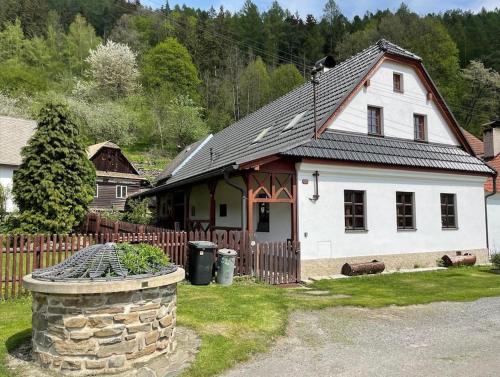 Chaloupka pod hradem in Bistre Chaloupka pod hradem in Bistre