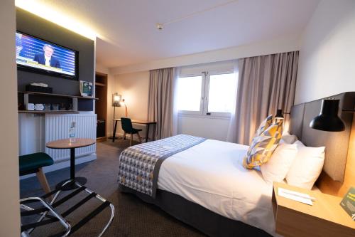 Holiday Inn Calais in Calais City Center Holiday Inn Calais in Calais City Center