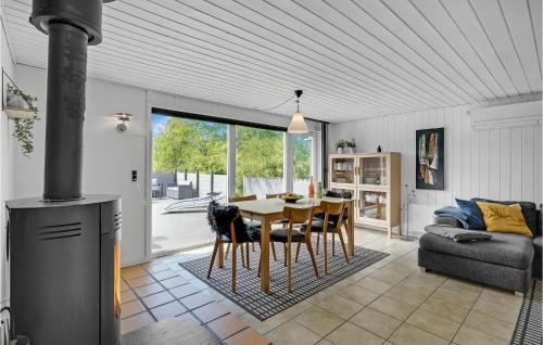 Amazing Home In Blavand With Kitchen in Vejers Strand Amazing Home In Blavand With Kitchen in Vejers Strand