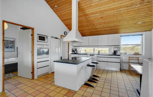 Kitchen, Nice Home In Thisted With 4 Bedrooms, Sauna And Private Swimming Pool in Thisted Kitchen, Nice Home In Thisted With 4 Bedrooms, Sauna And Private Swimming Pool in Thisted