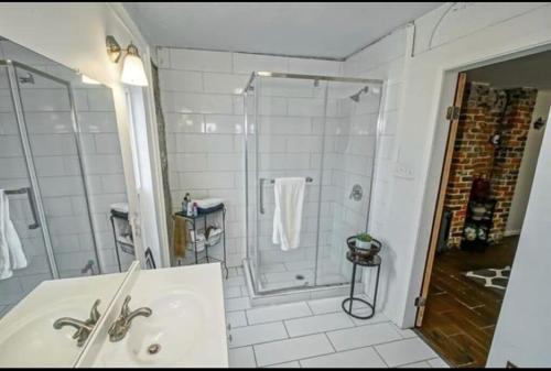 Vintage Uptown Hidden Gem, Walk to Everything New Renovation! near Audubon Park Vintage Uptown Hidden Gem, Walk to Everything New Renovation! near Audubon Park