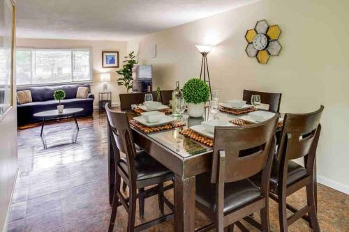 Stunning Ranch Mins from RIT/Airport/U of R/DWTN in Rochester (New York) Stunning Ranch Mins from RIT/Airport/U of R/DWTN in Rochester (New York)