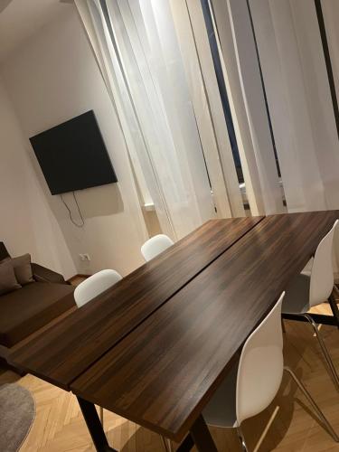 อพาร์ตเมนต์ 1 ห้องนอน 1 ห้องน้ำส่วนตัว ขนาด 60 ตร.ม. – Innere Stadt (Schöne Wohnung in der Wiener Innenstadt) in เวียนนา อพาร์ตเมนต์ 1 ห้องนอน 1 ห้องน้ำส่วนตัว ขนาด 60 ตร.ม. – Innere Stadt (Schöne Wohnung in der Wiener Innenstadt) in เวียนนา
