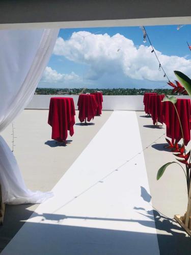 Фасада на хотела, Le Majestic Toamasina Hotel in Таомасина Фасада на хотела, Le Majestic Toamasina Hotel in Таомасина