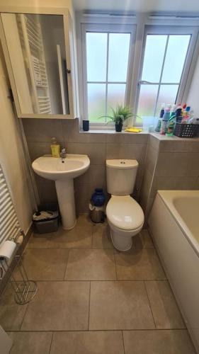 Modern New House with 2 Parking in Lancing Modern New House with 2 Parking in Lancing