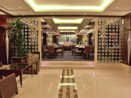 大堂, 拉烏舍阿亞安羅塔納酒店 (Raouche Arjaan by Rotana) in 貝魯特 大堂, 拉烏舍阿亞安羅塔納酒店 (Raouche Arjaan by Rotana) in 貝魯特