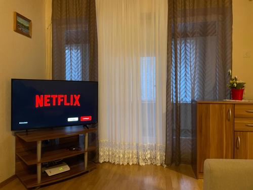 Palvelut, Cheap Outlet Center Apartment with Pool in Parndorf Palvelut, Cheap Outlet Center Apartment with Pool in Parndorf