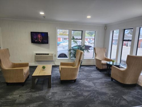 大堂, 阿伯茨福德旅館 (Alpine Inn Abbotsford) in 阿伯茲福德 (BC) 大堂, 阿伯茨福德旅館 (Alpine Inn Abbotsford) in 阿伯茲福德 (BC)