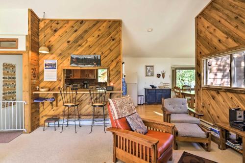 Breck Vacation Rental with Hot Tub - 1 Mi to Peak 7 in Baldy Mountain Breck Vacation Rental with Hot Tub - 1 Mi to Peak 7 in Baldy Mountain