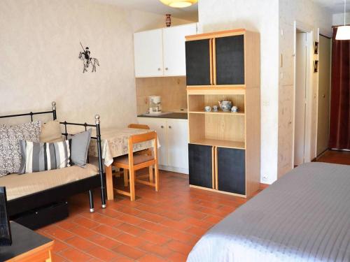 Appartement Le Lavandou, 1 pièce, 3 personnes - FR-1-251-31