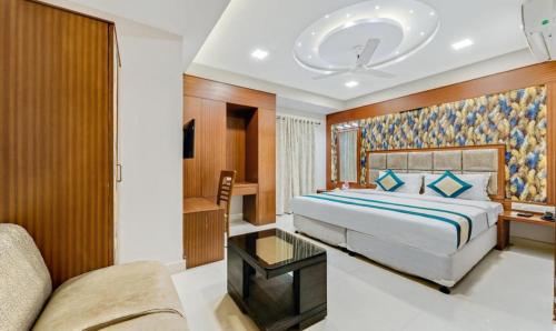 Pine Tree Boutique Hotel near US Consulate & Apollo Hospital in Chennai Pine Tree Boutique Hotel near US Consulate & Apollo Hospital in Chennai