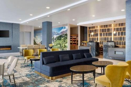 Lobi, La Quinta Inn & Suites by Wyndham Denver Parker in Parker (CO) Lobi, La Quinta Inn & Suites by Wyndham Denver Parker in Parker (CO)