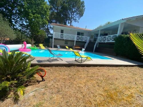 Garden, VILLA LES PINS BISCA in Biscarrosse Lakeside Garden, VILLA LES PINS BISCA in Biscarrosse Lakeside
