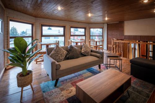 Közös társalgó / TV, HOTEL VOLKANICO in Curacautin Közös társalgó / TV, HOTEL VOLKANICO in Curacautin