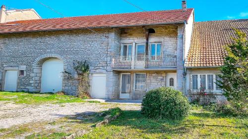 Зовнішній вигляд готелю, Plasne et vous dans le Jura in Poligny Зовнішній вигляд готелю, Plasne et vous dans le Jura in Poligny