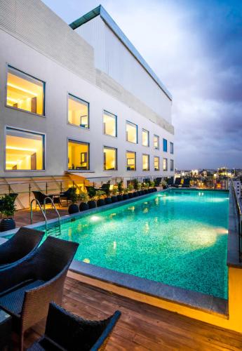 Piscina, Howard Johnson by Wyndham Bengaluru Hebbal in Bangalore Piscina, Howard Johnson by Wyndham Bengaluru Hebbal in Bangalore