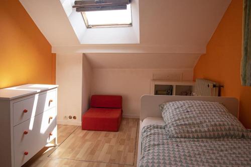 Villa Manarola - 10pers/4Ch - jacuzzi & jardin in Chilly-Mazarin Villa Manarola - 10pers/4Ch - jacuzzi & jardin in Chilly-Mazarin