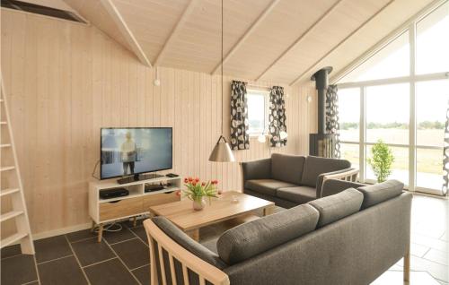 Three-Bedroom Holiday Home In Vaggerlose in Marielyst Three-Bedroom Holiday Home In Vaggerlose in Marielyst
